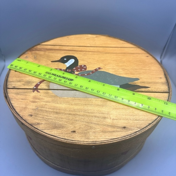 Vintage handpainted wooden cheese box - Picture 3 of 9